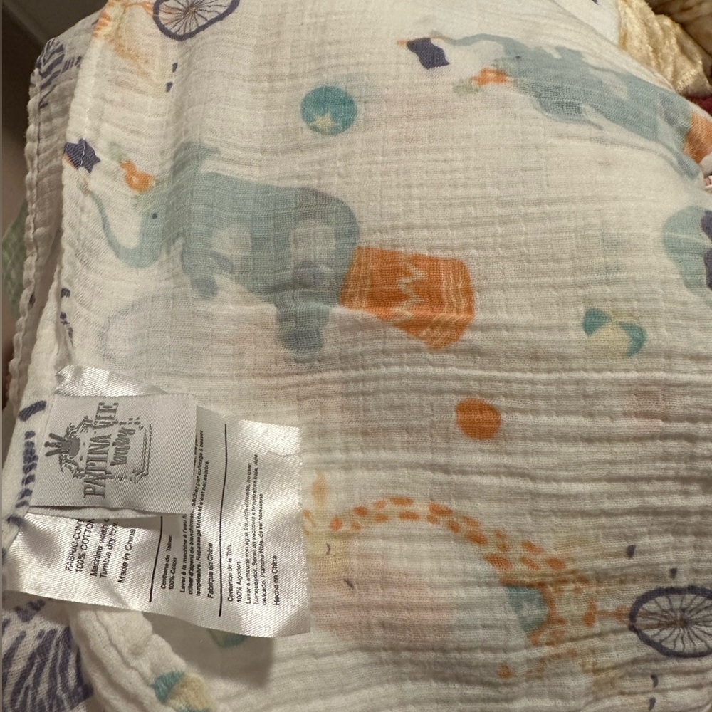 3 muslin blankets